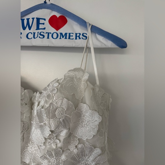 UNTAMED PETALS BY AMANDA JUDGE White Floral Mini Dress - Picture 8 of 10